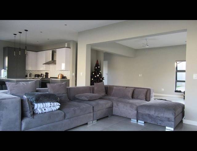 3 BEDROOM HOUSE FOR SALE IN OLIVEDALE